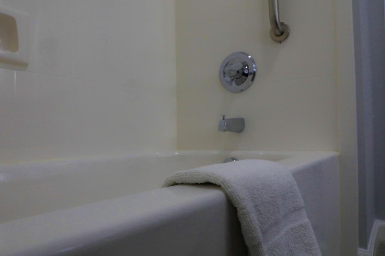 Home Inn And Suites Олив-Бранч Экстерьер фото